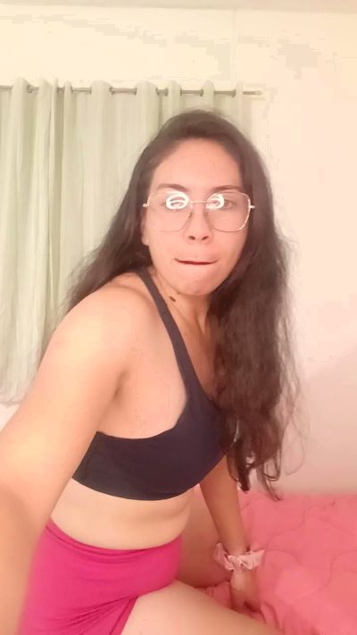 Profile and Statistics for Mia_essence24 on Cam4
