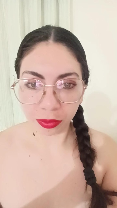 Mia_essence24 live cam on Cam4