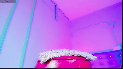 Mia_foxhard live cam on Cam4