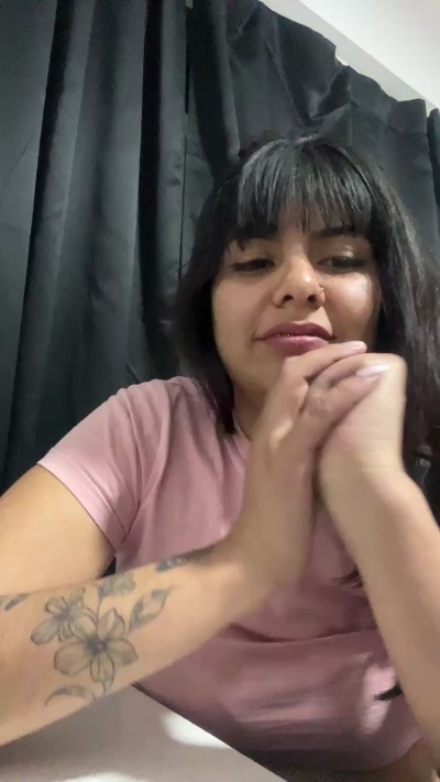 Miaaromero live cam on Cam4