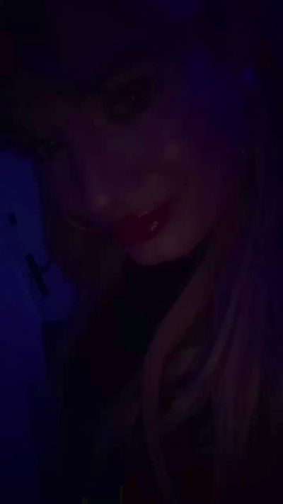 Miabelladotada Live Webcam on Cam4