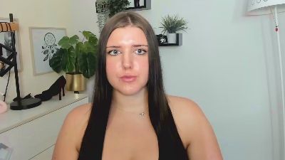 Miabrunette22 live cam on Cam4