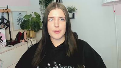 Miabrunette22 live cam on Cam4