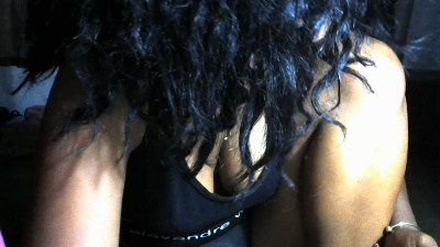 Miah33 live cam on Cam4