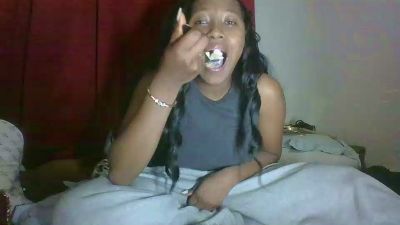 Miahhot live cam on Cam4