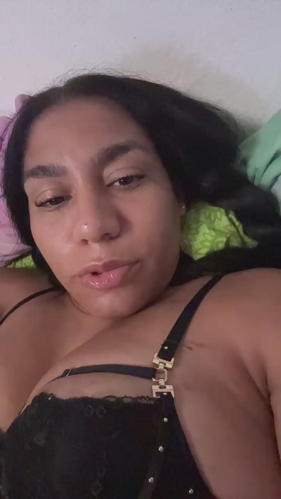 Mialacubana live cam on Cam4