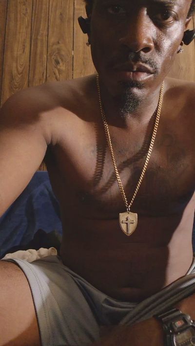 MiamiSnickeraXL live cam on Cam4