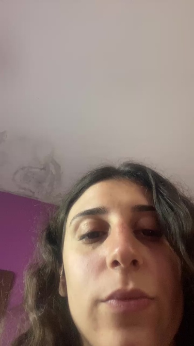 Miaxxx21 live cam on Cam4