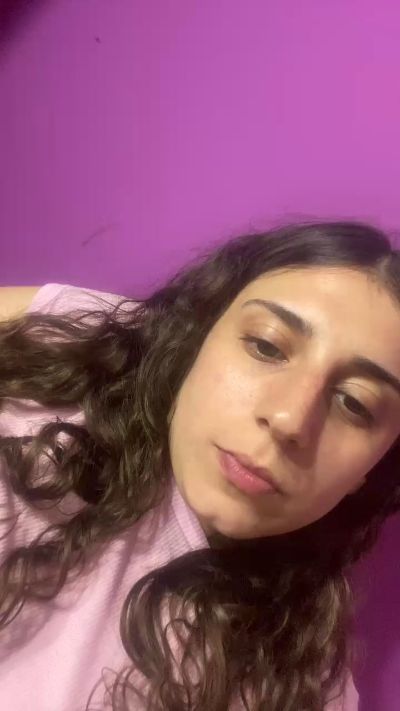 Miaxxx21 live cam on Cam4