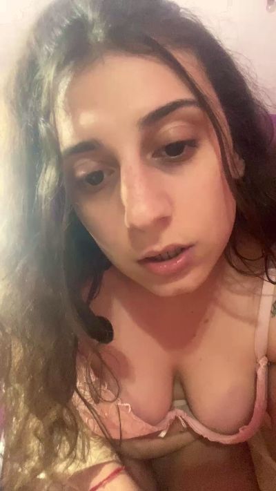 Miaxxx21 live cam on Cam4