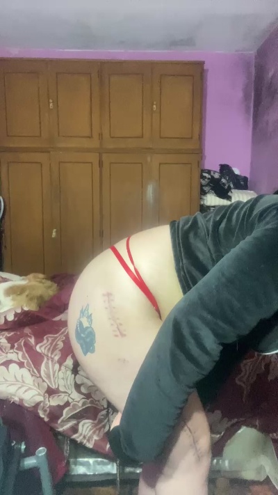 Miaxxx21 live cam on Cam4