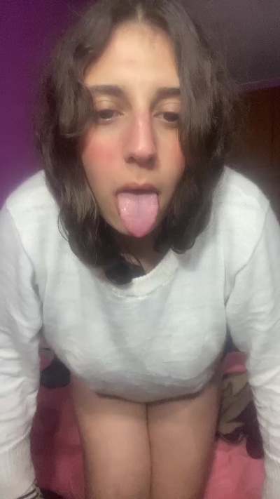 Miaxxx21 live cam on Cam4