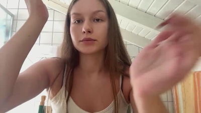 MicaAid live cam on Cam4