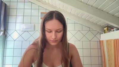 MicaAid live cam on Cam4