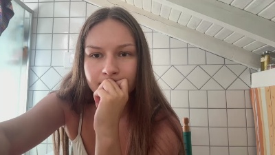 MicaAid live cam on Cam4