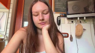 MicaAid live cam on Cam4