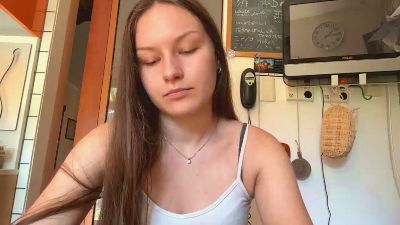 MicaAid live cam on Cam4