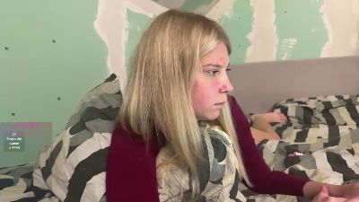 MicaKresky live cam on Cam4