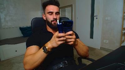 MicahLane live cam on Cam4