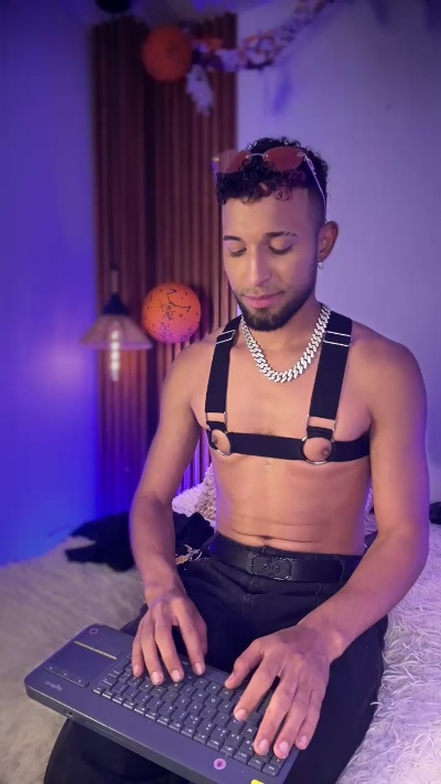 Michael_Hanks live cam on Cam4