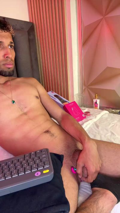 Michael_Hanks live cam on Cam4