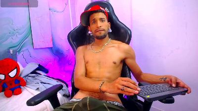 Michael_Hanks live cam on Cam4