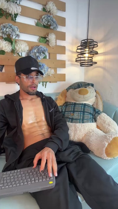 Michael_Hanks live cam on Cam4