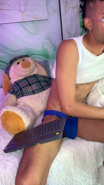 Michael_Hanks live cam on Cam4