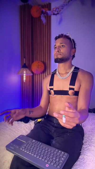 Michael_Hanks live cam on Cam4