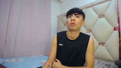 Michaell_twinkk live cam on Cam4