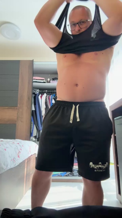 Michback live cam on Cam4