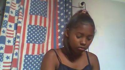 Michou25 live cam on Cam4