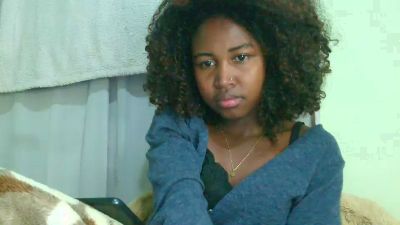 Michou261 live cam on Cam4