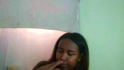 Michou261 live cam on Cam4