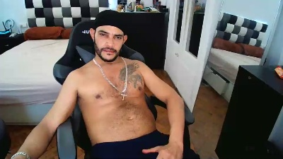 MickBCN01 live cam on Cam4