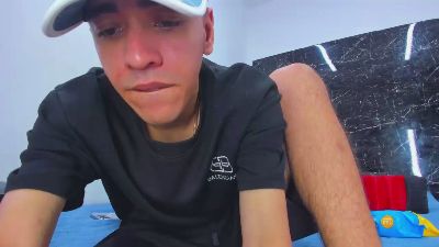 Mick_lollipopp live cam on Cam4