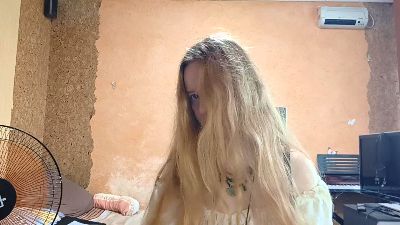 MickeyAnway live cam on Cam4
