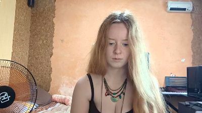 MickeyAnway live cam on Cam4