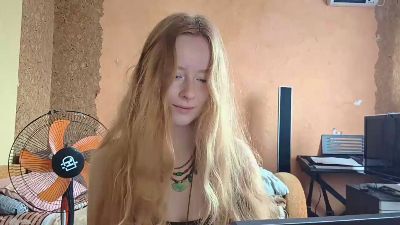 MickeyAnway live cam on Cam4