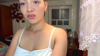 MickieCalvillo live cam on Cam4