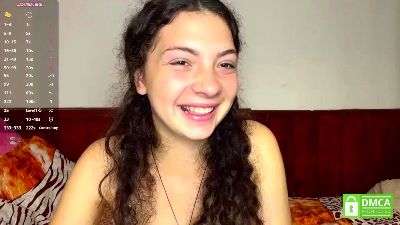MickieCalvillo live cam on Cam4