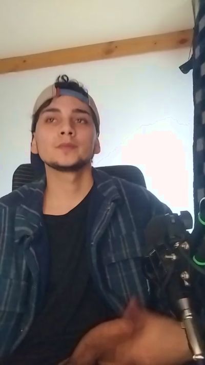 Mickyy69 live cam on Cam4