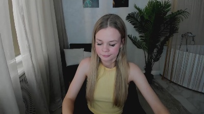 MidnightAura live cam on Cam4