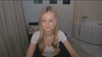 MidnightAura live cam on Cam4