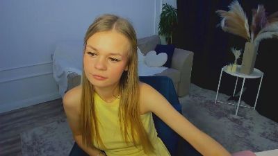 MidnightAura live cam on Cam4