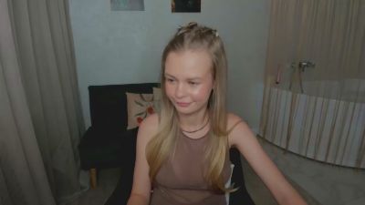 MidnightAura live cam on Cam4