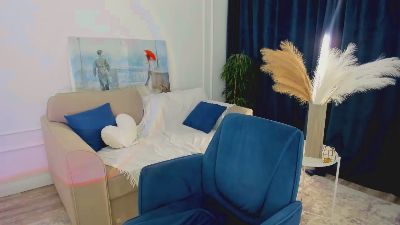 MidnightAura live cam on Cam4
