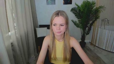 MidnightAura live cam on Cam4