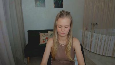 MidnightAura live cam on Cam4