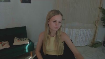 MidnightAura live cam on Cam4